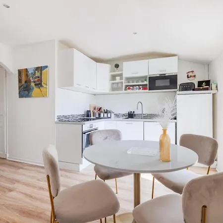 Appartement Charming 2-bedroom With Sea View 150m From Monaco *