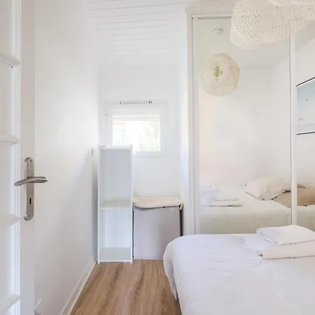 Charming 2-bedroom With Sea View 150m From Monaco *