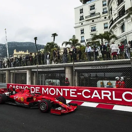 Charming 2 Bedroom Sea View 100m From Monaco アパート