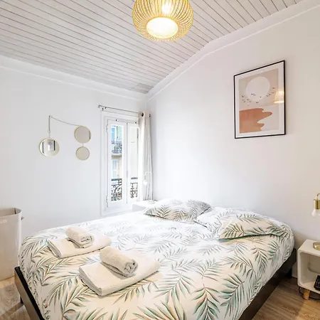 Charming 2 Bedroom Sea View 100m From Monaco *