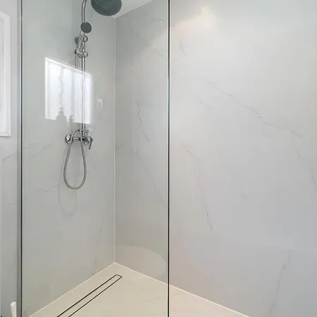 Charming 2 Bedroom Sea View 100m From Monaco Apartman
